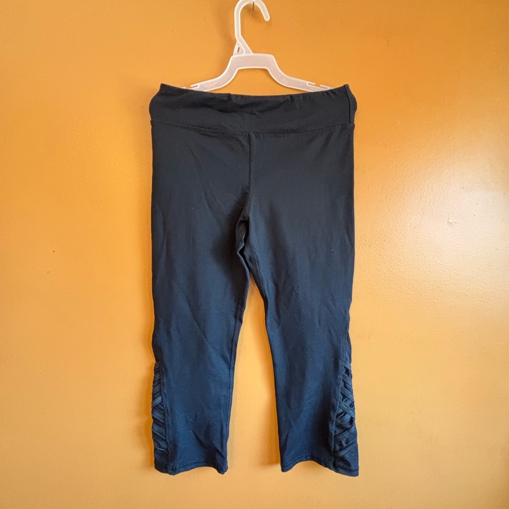 Women's Black Capris